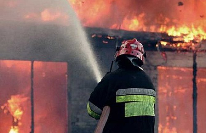 U požaru oštećeno vozilo predsjednika nikšićkog DPS-a