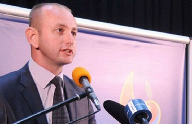 Nestranački kandidat opozicije pobijedio bi Đukanovića na predsjedničkim izborima