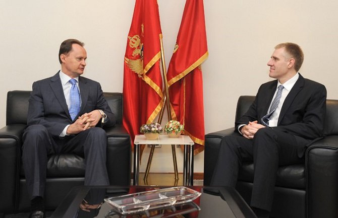 Međusobno poštovati spoljnopolitička opredjeljenja