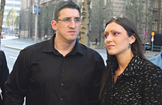 Kristijanova žena opet pisala o njemu na Fejsbuku