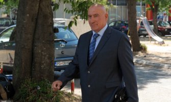 Katnićevoj supruzi podmetnuli 4.000 eura u čokoladu, policija čekala da je pretrese