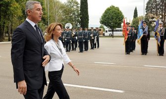 Đukanović: Vlada zemlju vodi u savez u kom će biti manje rizika