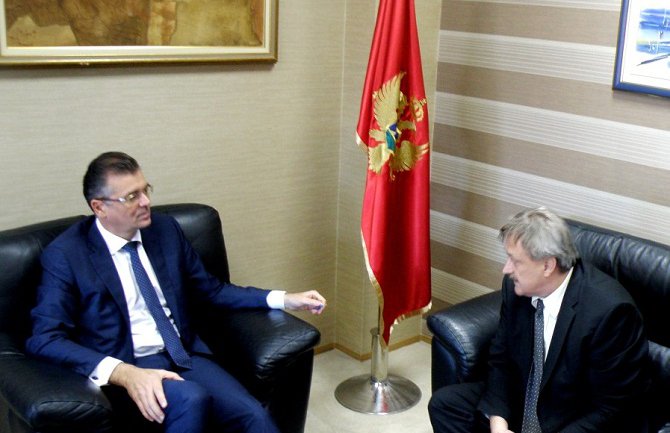 Crna Gora jedna od prioritetnih država  u spoljnoj politici Slovenije