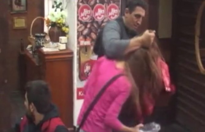BALERINA VAN KONTROLE: Prijetila Staniji smrću, Kristijan je ščepao za kosu da spriječi tuču! (VIDEO)