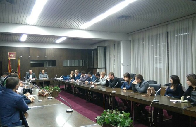 Mladi DPS-a osudili nedolično i rušilačko ponašanje pristalica DF-a