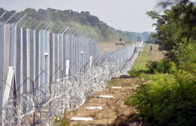 Slovenija počela podizati ogradu na granici sa Hrvatskom