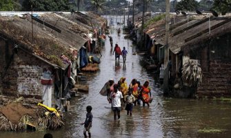 Indija: 71 osoba izgubila život u poplavama