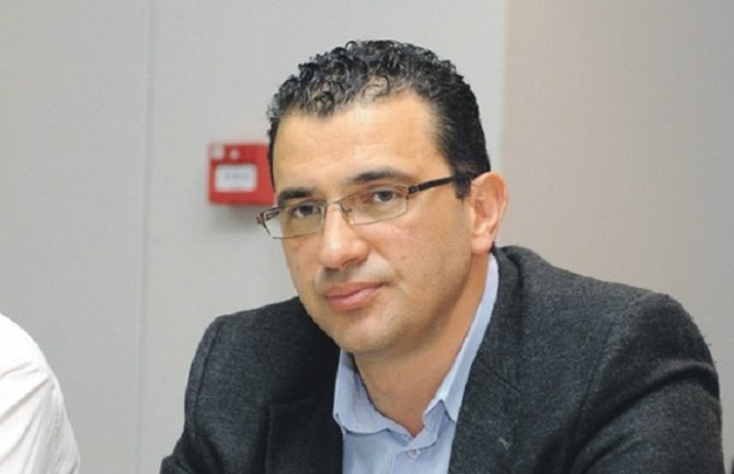 Tuponja: Samo dijalog može dati doprinos u rješavanju političke situacije