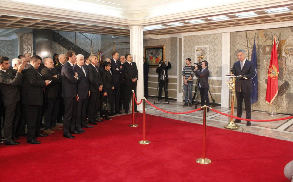 aapicture201512026953054web