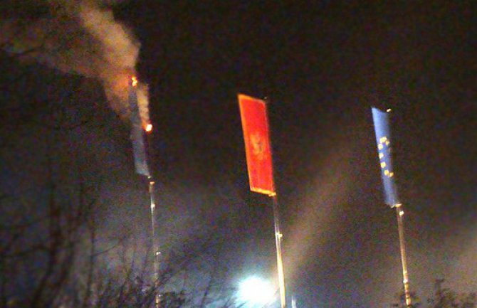 SD: Paljenje zastave NATO-a na Cetinju nepromšljen i neodgovoran čin