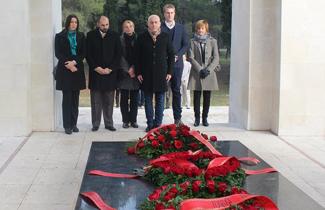 Pozitivna se zalaže za građansko društvo zasnovano na humanosti i solidarnosti