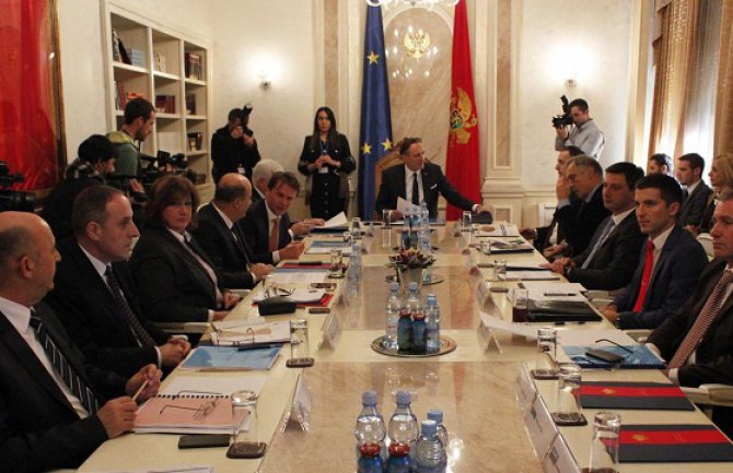 DF: Mi smo sa narodom i narod sa nama, a ostatak opozicije sa diktatorom