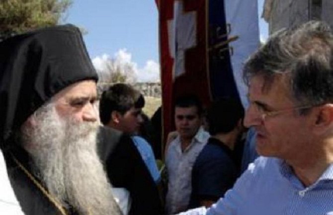 Da li je Amfilohije tajni kurir Marovića?