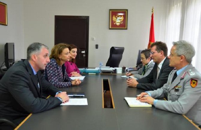 Crna Gora dosljedno stoji na putu EU integracija