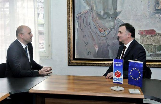 Nastaviti konstruktivni dijalog  za održavanje fer izbora