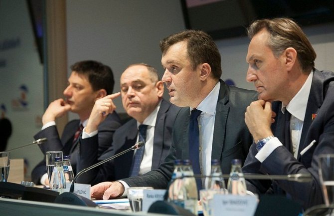 Crna Gora se mora pripremiti za mirnu tranziciju vlasti