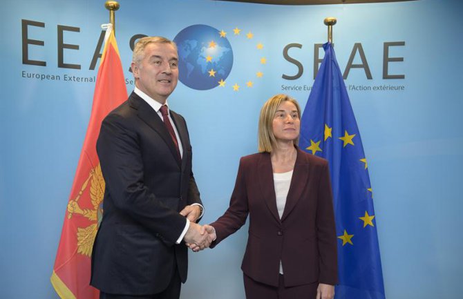 Mogerini na sastanku sa Đukanovićem: Pristupanje CG NATO-u će doprinijeti stabilnosti regiona