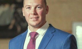 Adžić:  Dok vi usklađujete zarade Cetinjani gladuju