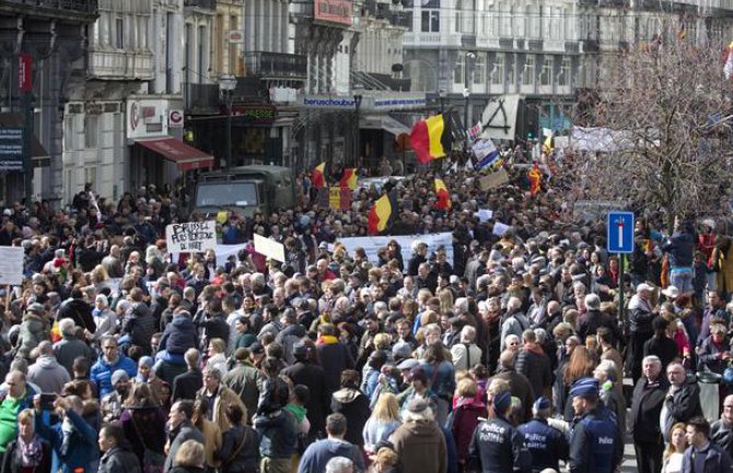 Hiljade ljudi protiv nasilja džihadista: Islamska državo,bježi,Brisel nije tvoj!