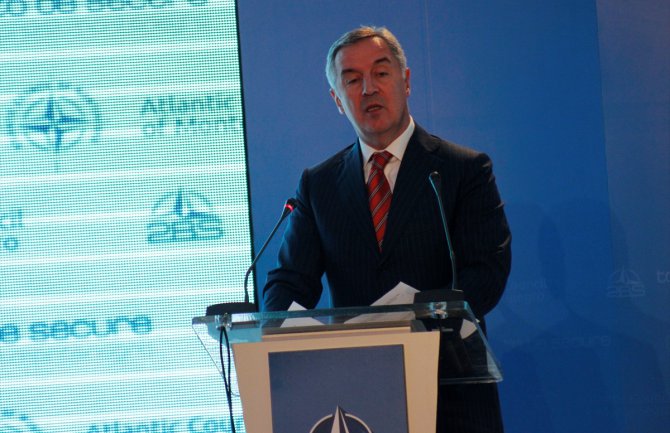 Đukanović večeras predlaže ministre ako se opozicija ne dogovori