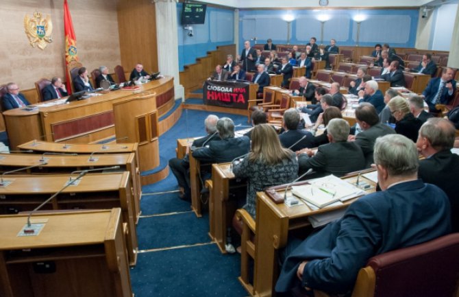 Odložena sjednica Parlamenta: Čekaju Đukanovićev odgovor