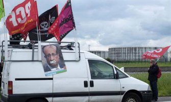 Francuska policija vodenim topovima i suzavcem rastjerala demonstrante