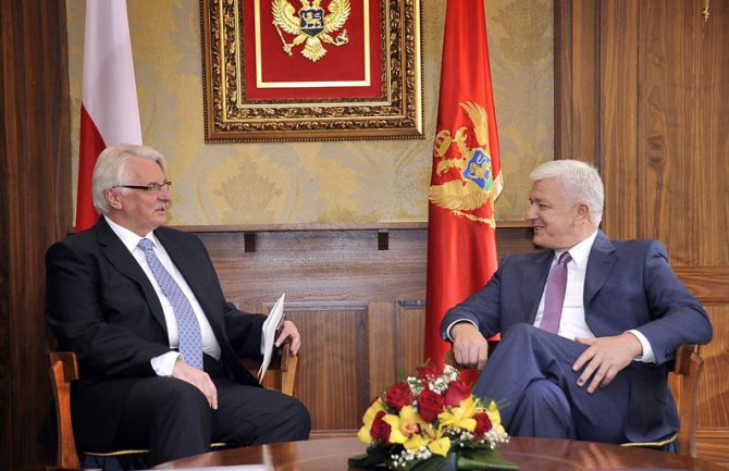 Članstvo u NATO, polisa sigurnosti i za Crnu Goru i region