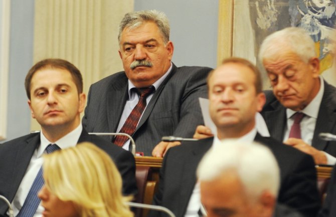 Šabović: Poslanicima se ukida riječ