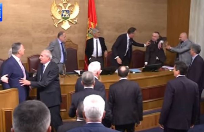 Abazoviću ništa dramatično, za Vukovića to bio krupan incident