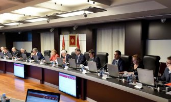 Godišnji prihodi Vlahović 24.527, Kavarića 20.856 eura