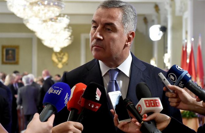 Đukanović: Niko ne može blokirati rad Vlade