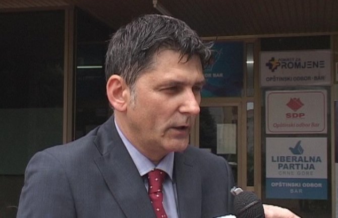 Srđan Kalinić napustio DEMOS