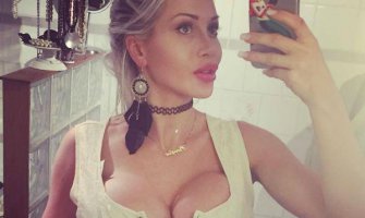 Šveđanka imala 17 operacija i uklonila šest rebara da bi izgledala kao Barbika (FOTO)