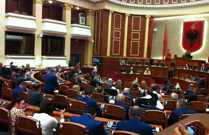 Albanija ratifikovala protokol o pristupanju Crne Gore NATO-u