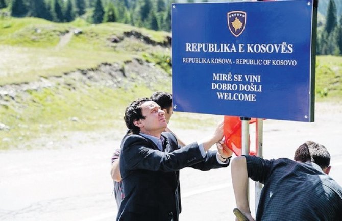 Zastavu i tablu “Republika Kosovo” postavili unutar teritorije Crne Gore