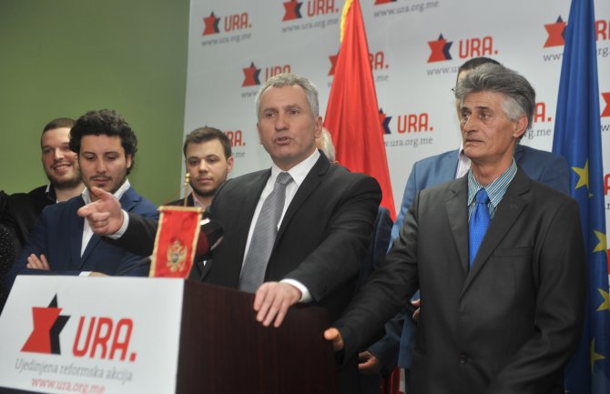 URA:  Rakčević otvara radna mjesta, a ortaci DPS-a gase sve čega se dotaknu 