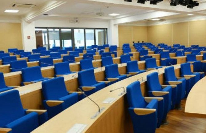 Kolundžić umjesto Jasavić, Čađenović umjesto Mijovića