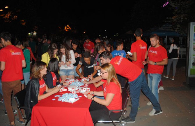 Performans mladih Demokrata u Beranama: Da dijelimo, a ne da se dijelimo