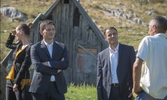 Divim se hrabrim farmerima koji obavljaju težak posao bez sredstava