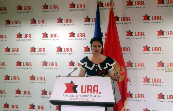 Bečanović: Slučaj Semira Balića dokaz kako DPS upravlja školama