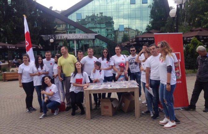 Rožaje: Dijelili prvacima udžbenike i školski pribor