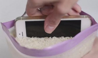 Za ove trikove sa pirinčem sigurno ne znate: Spašava pokvašen telefon i glanca staklo(VIDEO)