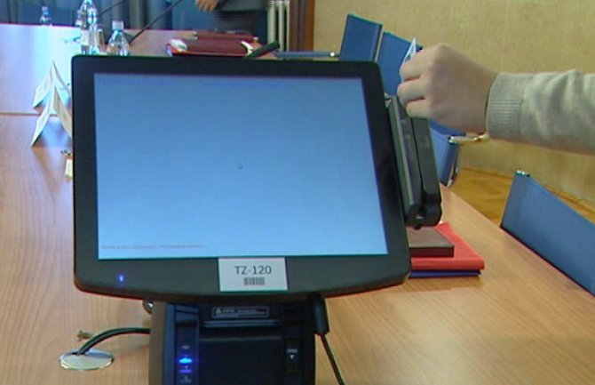 Uređaji za identifikaciju birača večeras u OIK