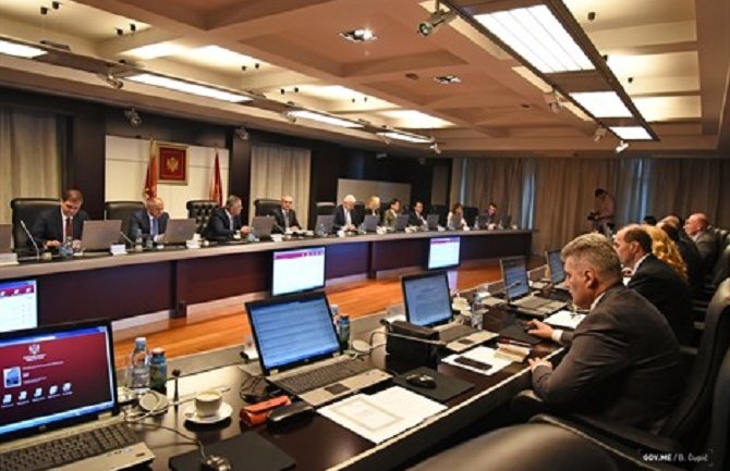 Vlada pozvala nadležne da što prije dovedu do kraja slučaj Dikić, odbijen zahtjev za razrješenje Stojanovića