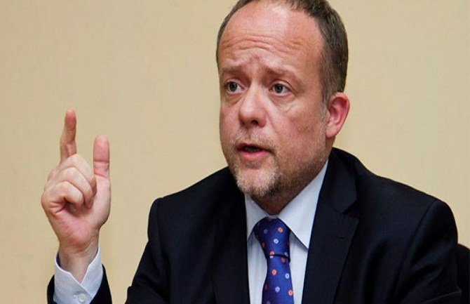 Cerović: Okrenuti autoritarnim ličnostima 