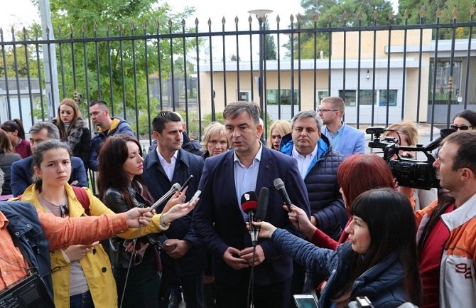 DF uputio ambasadama Izvještaj o izbornim neregularnostima