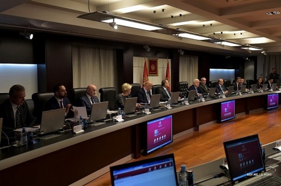 Prvasjednica41VladeCrneGore025