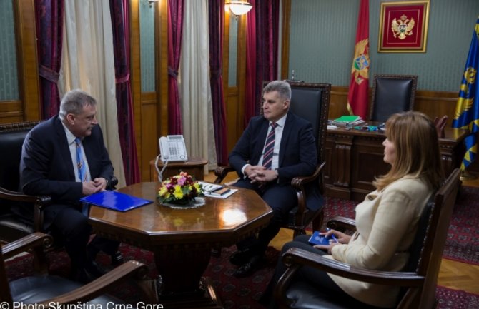 Slovenija aktivno učestvuje u razvoju Crne Gore na ekspertskom i ekonomskom nivou