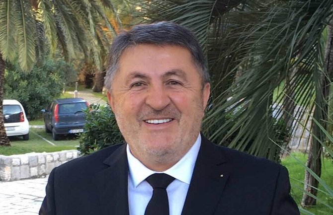 Ivančević: Kompromisi DPS-a, kockanje sa državom