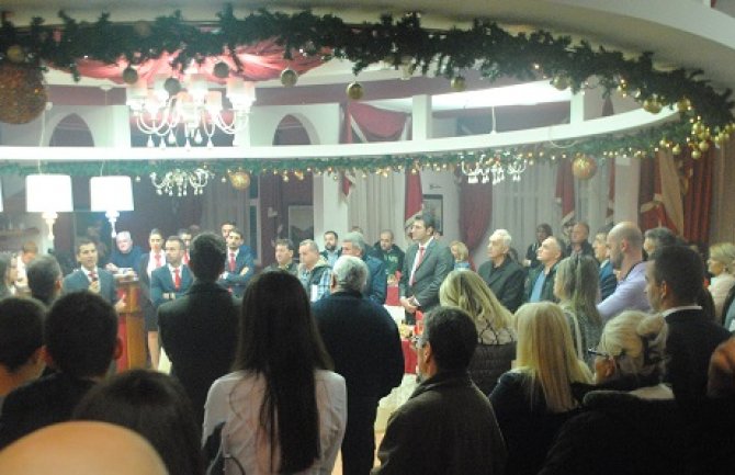 Bečić: Opozicija traži izbore najkasnije do 2018.godine